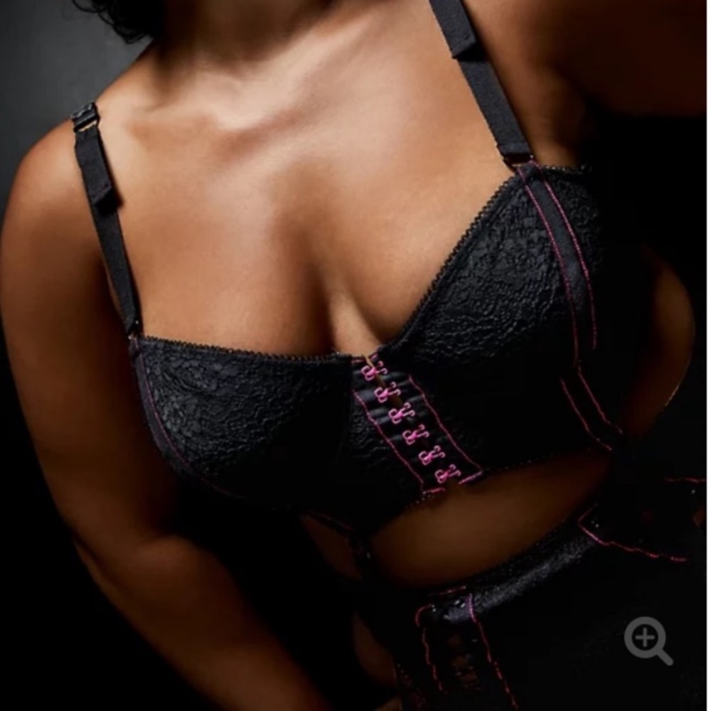 *NWT* Torrid Size 1 Betsey Johnson Longline Bralette - Picture 1 of 6